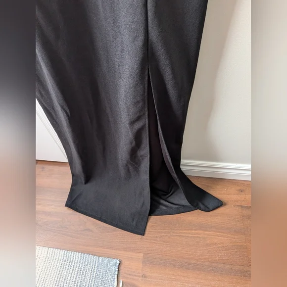 NWOT Chic Black Maxi Dress With Front Slit - Picture 7 of 8